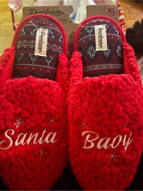 dearfoams Red 'Santa Baby' Women's Plush Slippers
